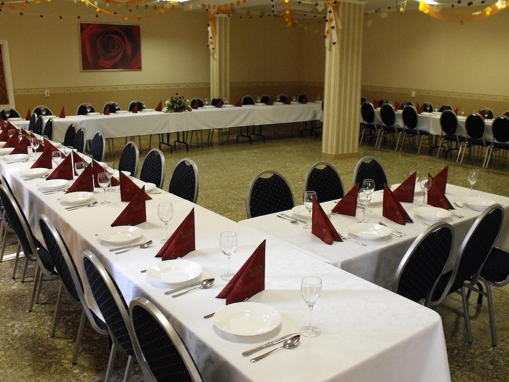 Vasvirag Hotel Celldömölk Zewnętrze zdjęcie